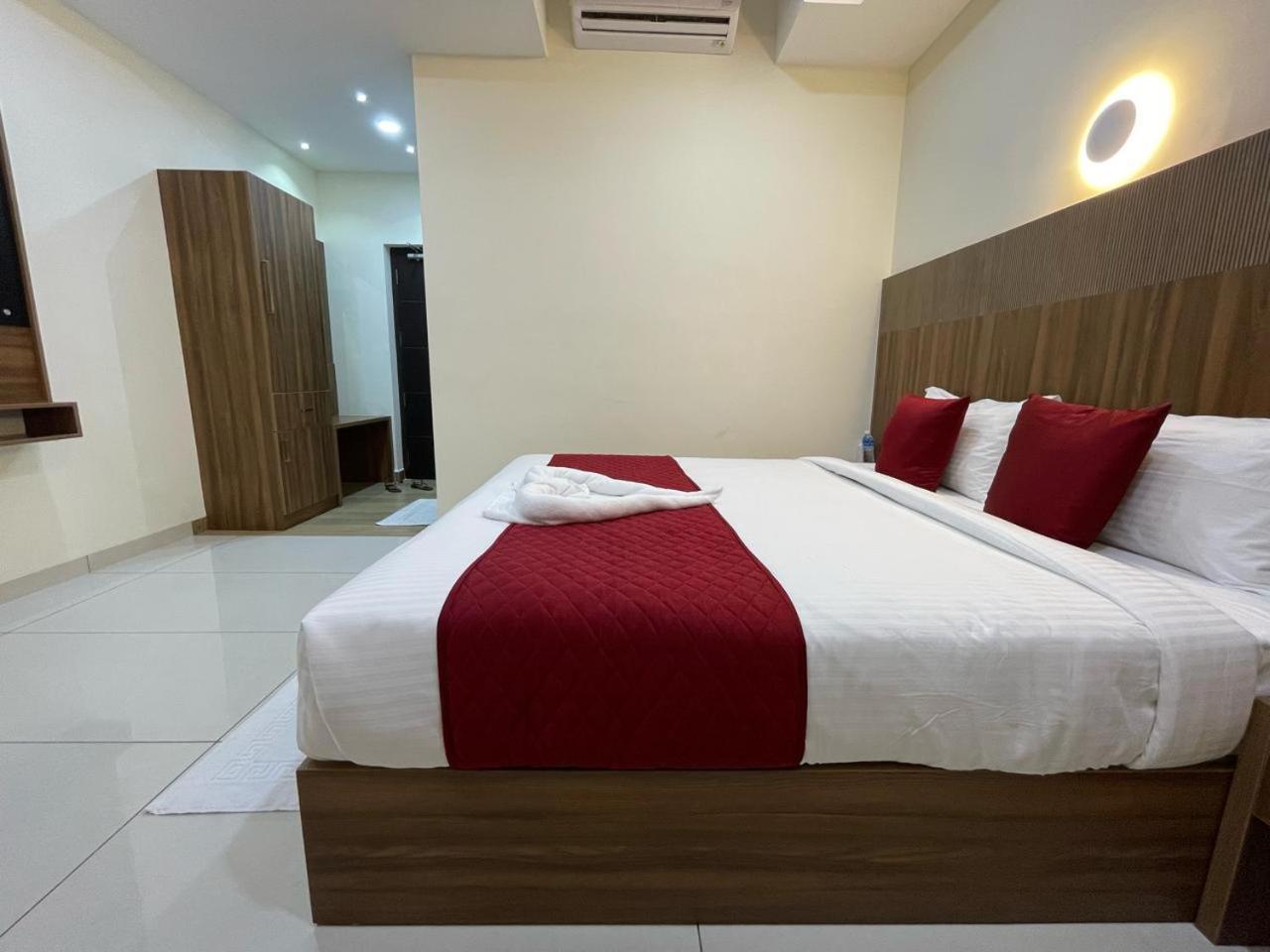 Hotel Deepakam Inn Palakkad Exterior photo